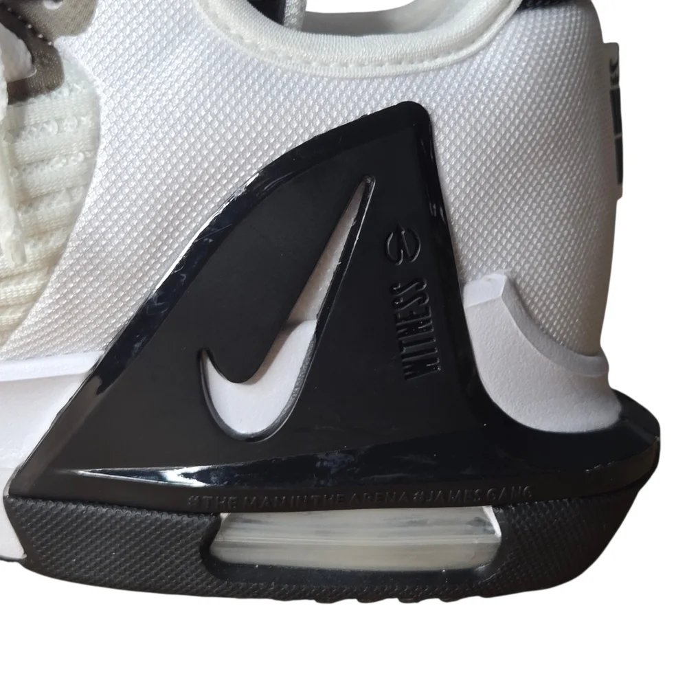 Nike Mens Lebron James Witness 6 VI TB Basketball Shoes 9.5 DO9843-100